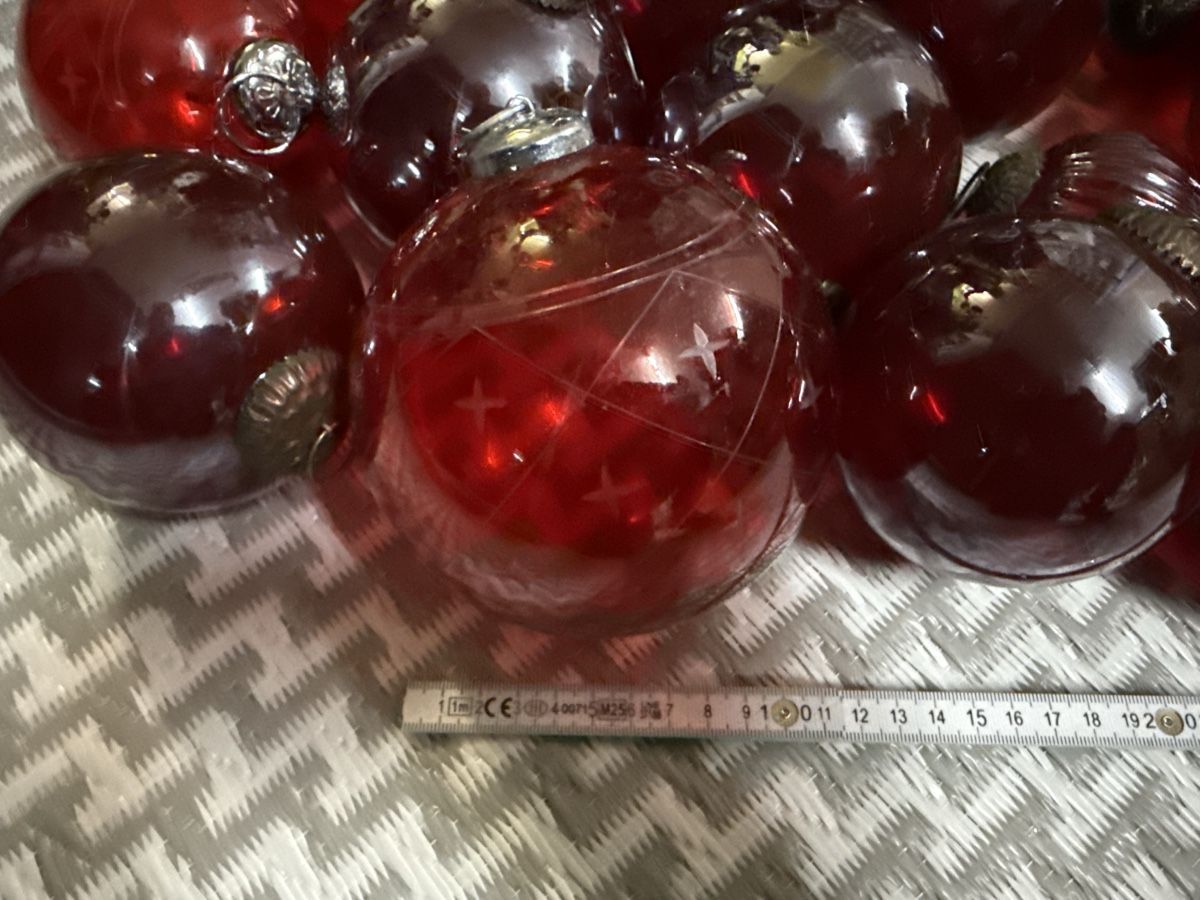 Alle Dekorationen: 19 Weihnachtskugeln dunkelrot verschieden geformt – Gebraucht aus Bassersdorf von Buy_interest 4