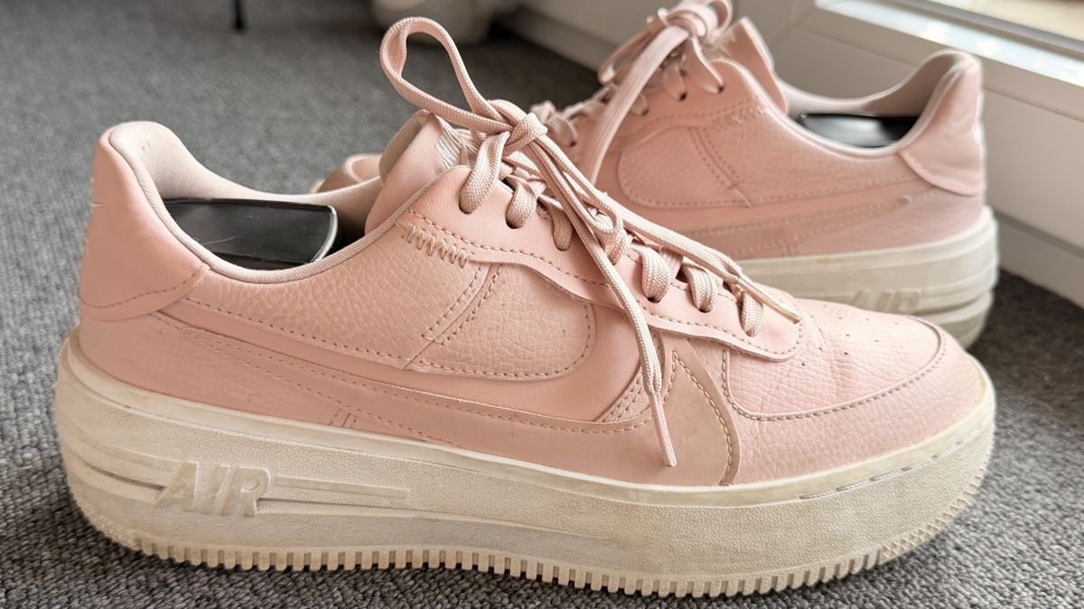 Nike Damenschuhe: Baskets Nike Air Force 1 rose taille 40.5  – Gebraucht aus Bulle von LeMoleson