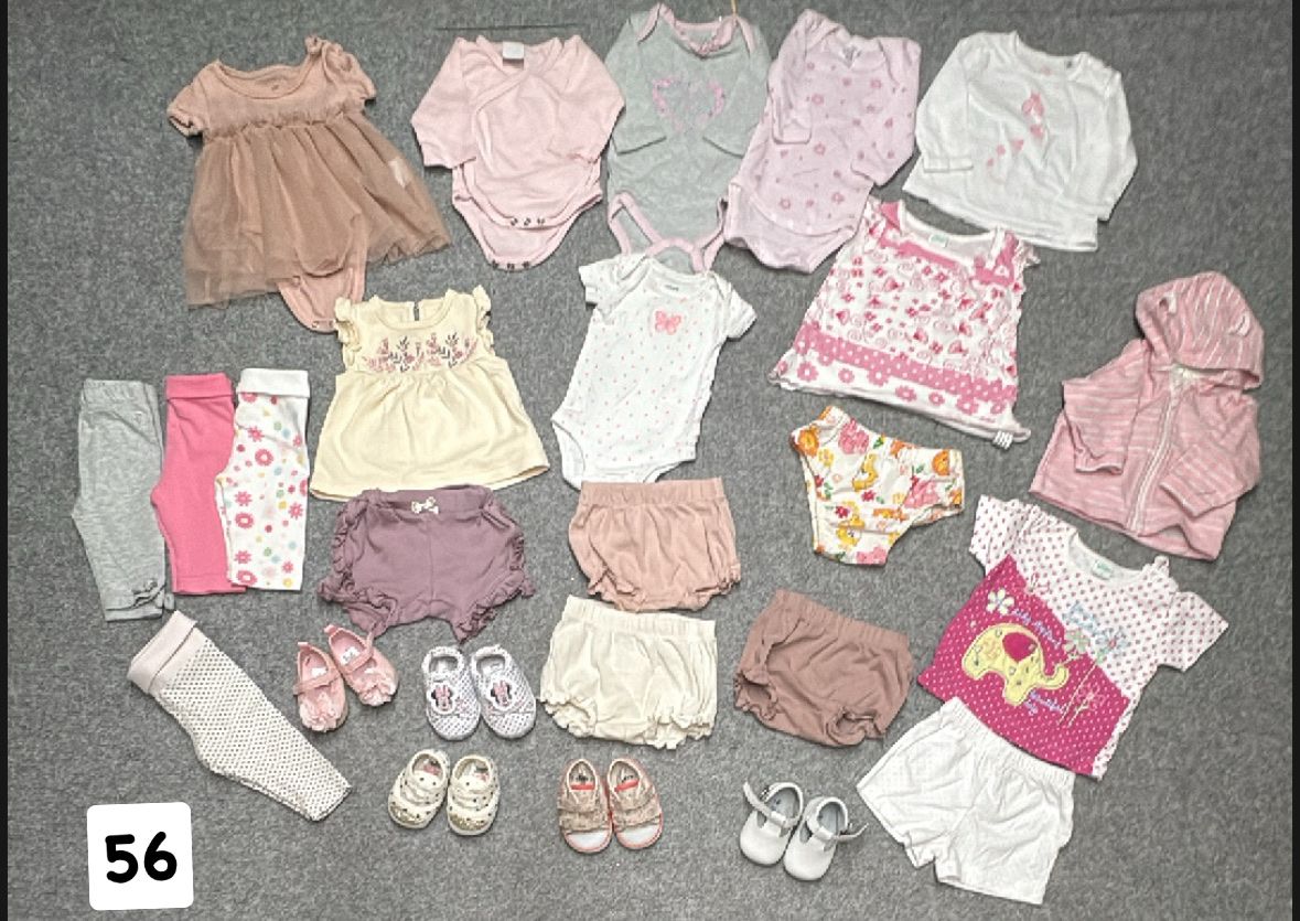 Lotti & Set di vestiti: Summer Kleider 50-56 – Usato da Claro venduto da DeZeDo