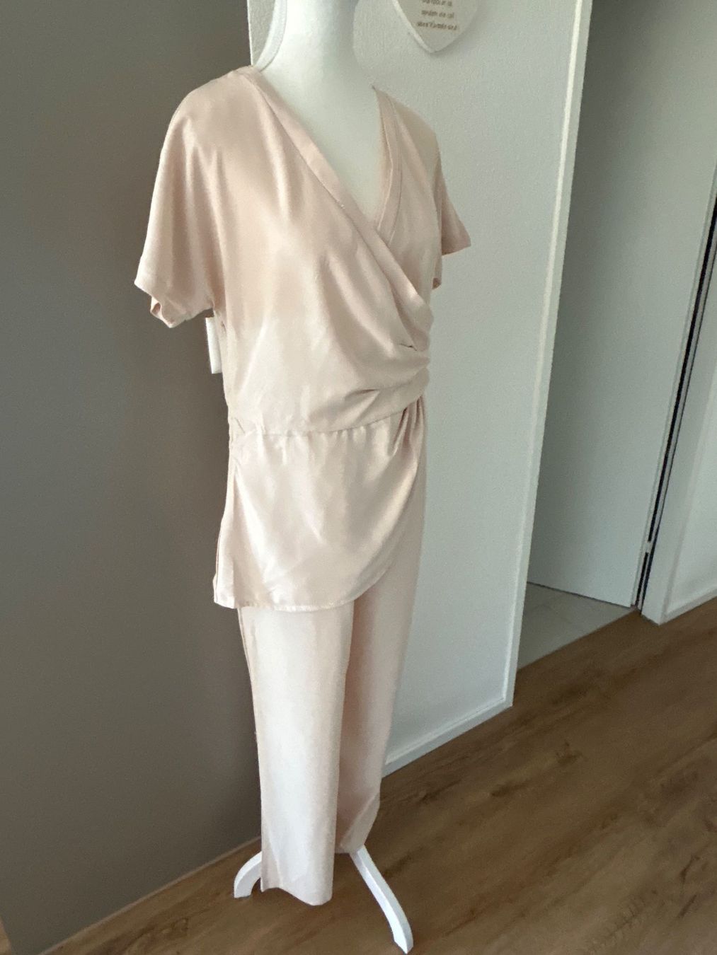 Kleiderpakete: Eleganter Damen 2 - Teiler beige Grösse M – Neu (gemäss Beschreibung) aus Brunnen von Nala2929 3