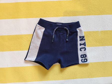 Hose. Gr. 18/24. M.