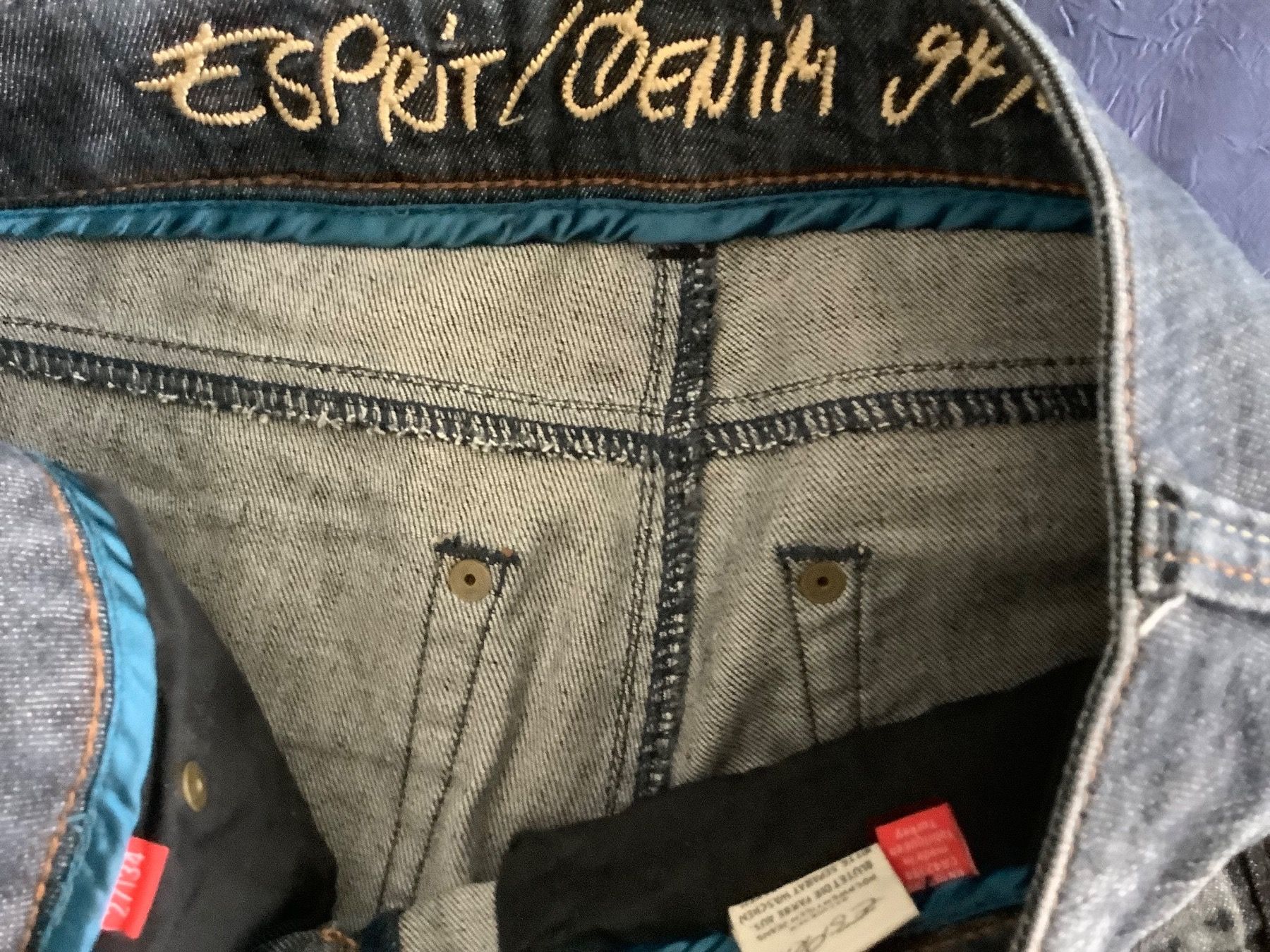 Esprit Jeans: Total angesagte Esprit Bootcut Jeans Gr. 27/34 – Usato da Kreuzlingen venduto da shopaholicatheart_4 3