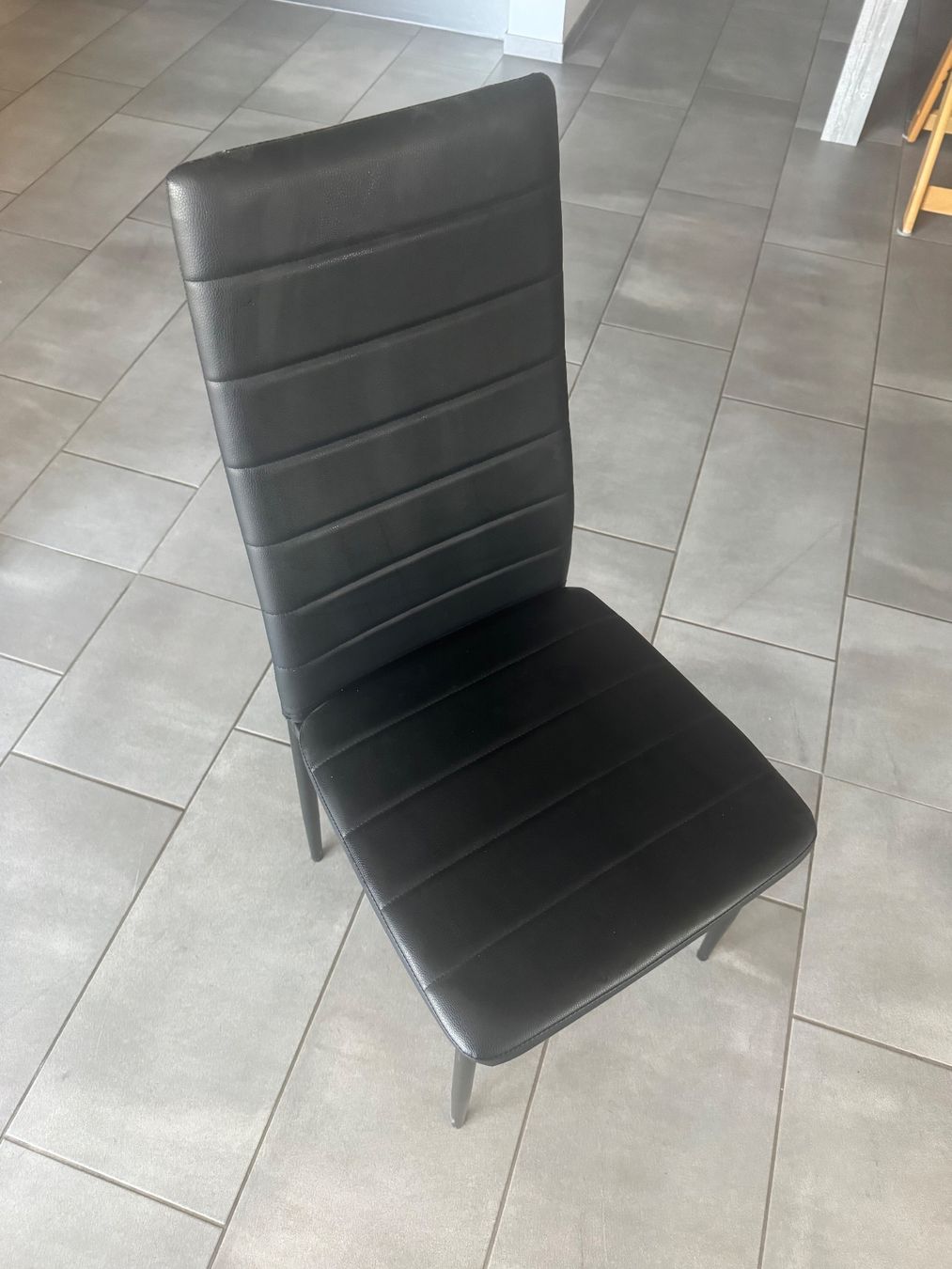 Set de table et chaises: Glastisch mit 6 Stühlen – D'occasion à Leuzigen par oli_ll8b 1