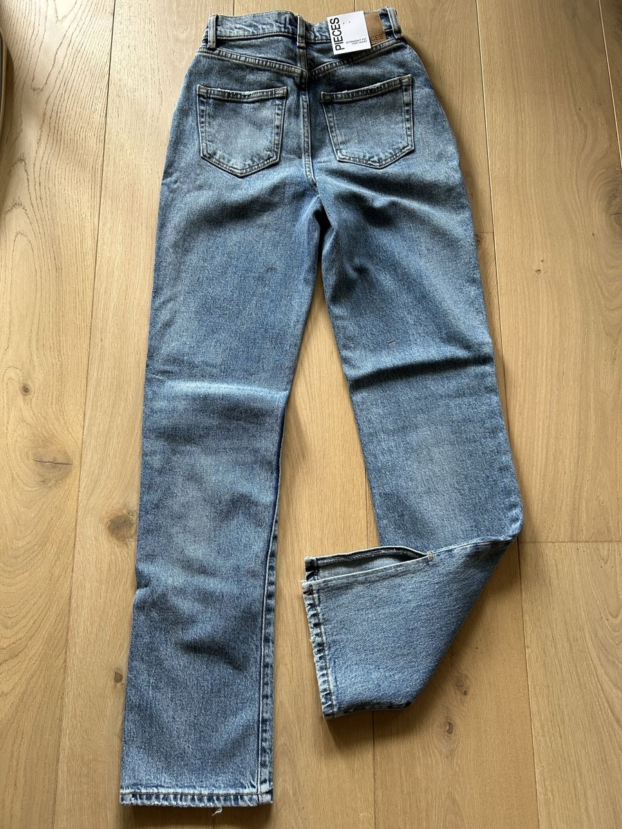 Pieces Jeans: NEUE Pieces Jeans, Gr. 25 / 32 – Nuovo e nell'imballaggio originale da Blankenburg venduto da blackskorp 3