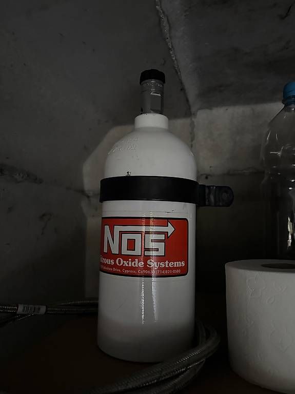 Gas-Geräte & -Technik: Lachgas Flasche Motorrad / Auto – Gebraucht aus Schaffhausen von hallovater 1