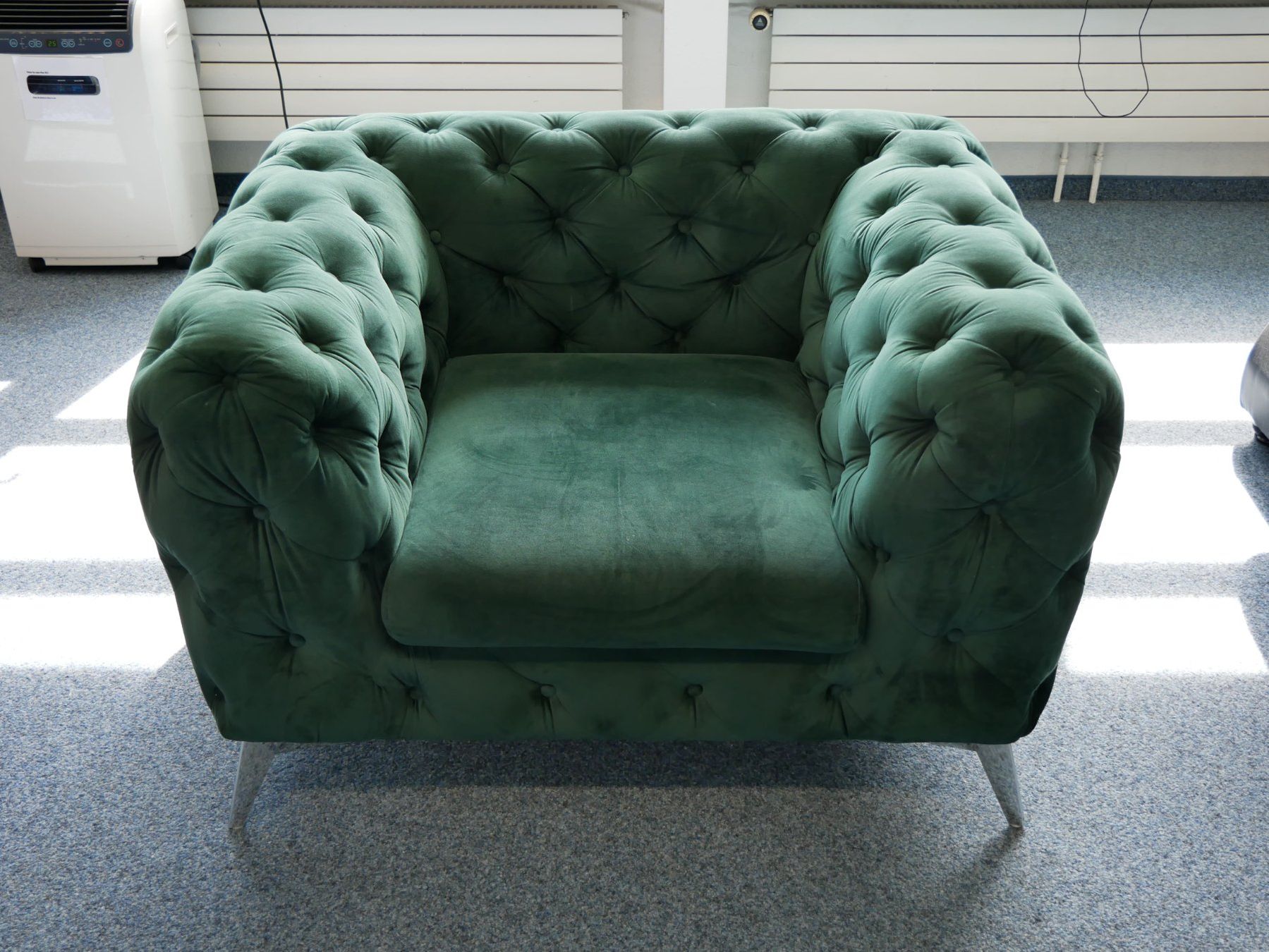 Poltrone: Grüner Chesterfield-/Samt-Sessel – Usato da Wetzikon ZH venduto da ECN-GmbH