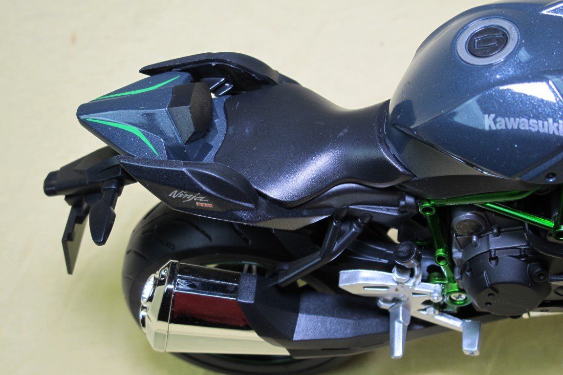 BMW Modellini d'auto: Kawasaki H2R 1000 1:9 Modell – Usato da Escholzmatt venduto da Rebikeling6182Ematt 8