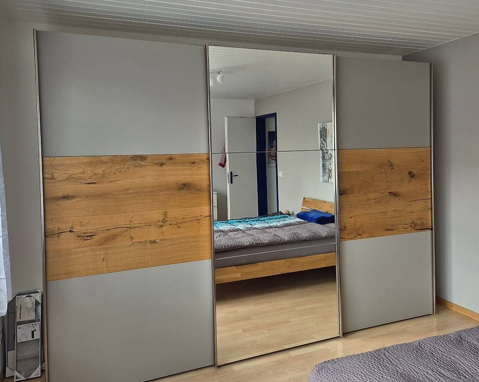 Armadi: Kleiderschrank Jutzler – Usato da Aefligen venduto da Uggranit