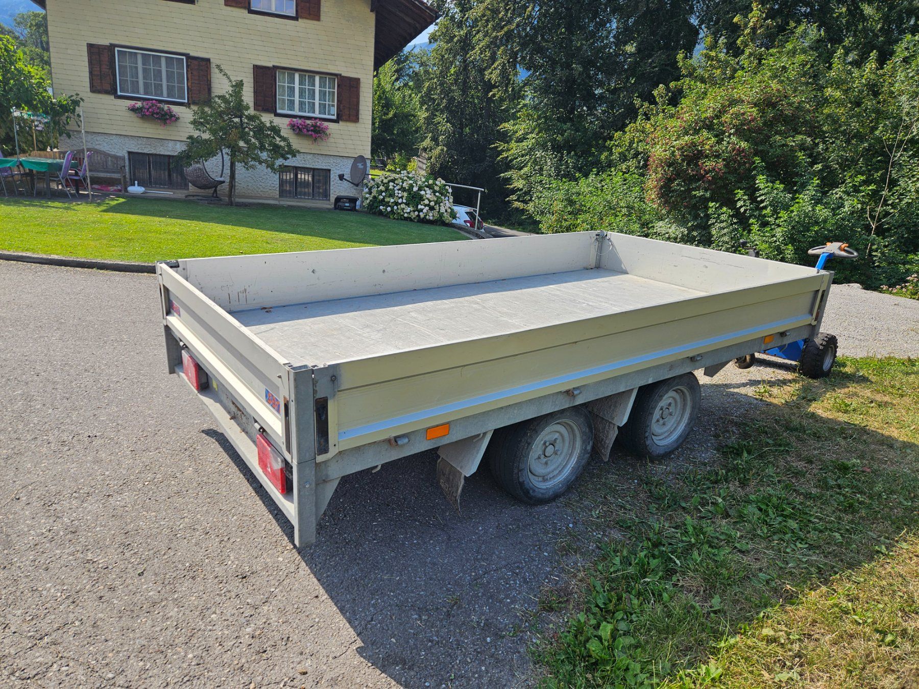 Saris Remorques: Prischenanhänger – D'occasion à Alpnach Dorf par marlis64