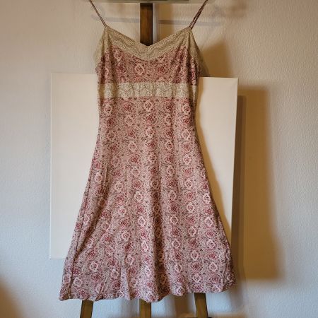 Robe d’été vintage à fleurs et dentelle