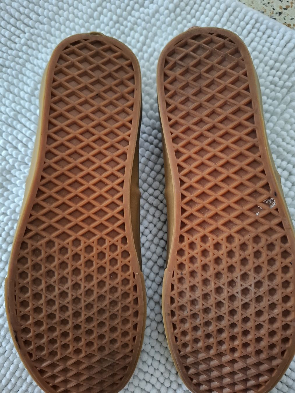 Vans Chaussures hommes: Vans baskets noires et gomme, taille 46 – Neuf (Voir description) à Le Locle par sAm_2112 5