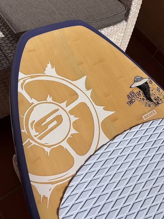 Aquilone: Kite surfboard, surf, kitesurf – Usato da Port venduto da Linolu 2