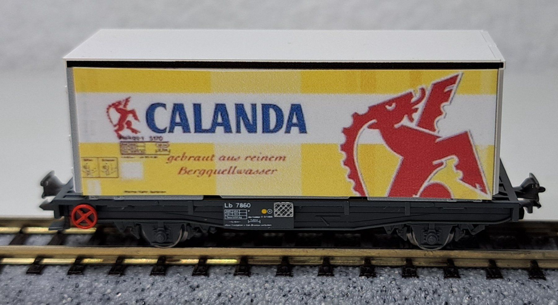 Kato Modelleisenbahnen: RhB Güterwagen mit Container Calanda Bräu Kato Spur N – Neu (gemäss Beschreibung) aus Salez von rhb-spur-n
