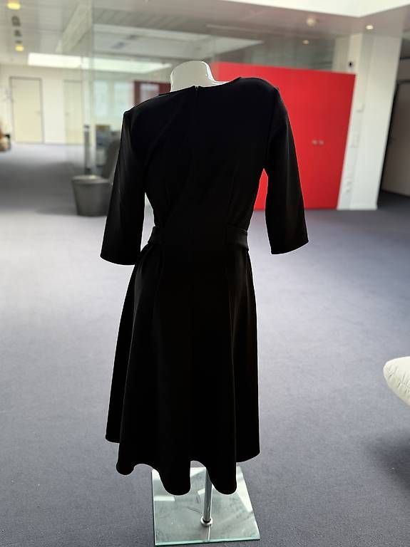 Kleider: Tara Jarmon Kleid  Gr. 38  – Gebraucht aus Steinhausen von deikoon 2