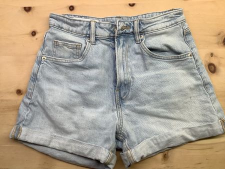 Zara Jeans Shorts hellblau Grösse 34