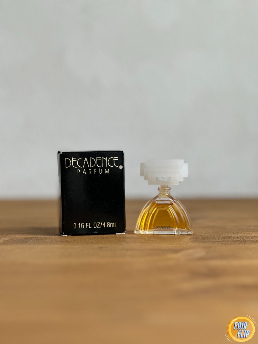 Parfum & Eau de Toilette: Vintage Decadence 4.8ml Miniatur - Parfüm – Gebraucht aus Luzern von fairflip