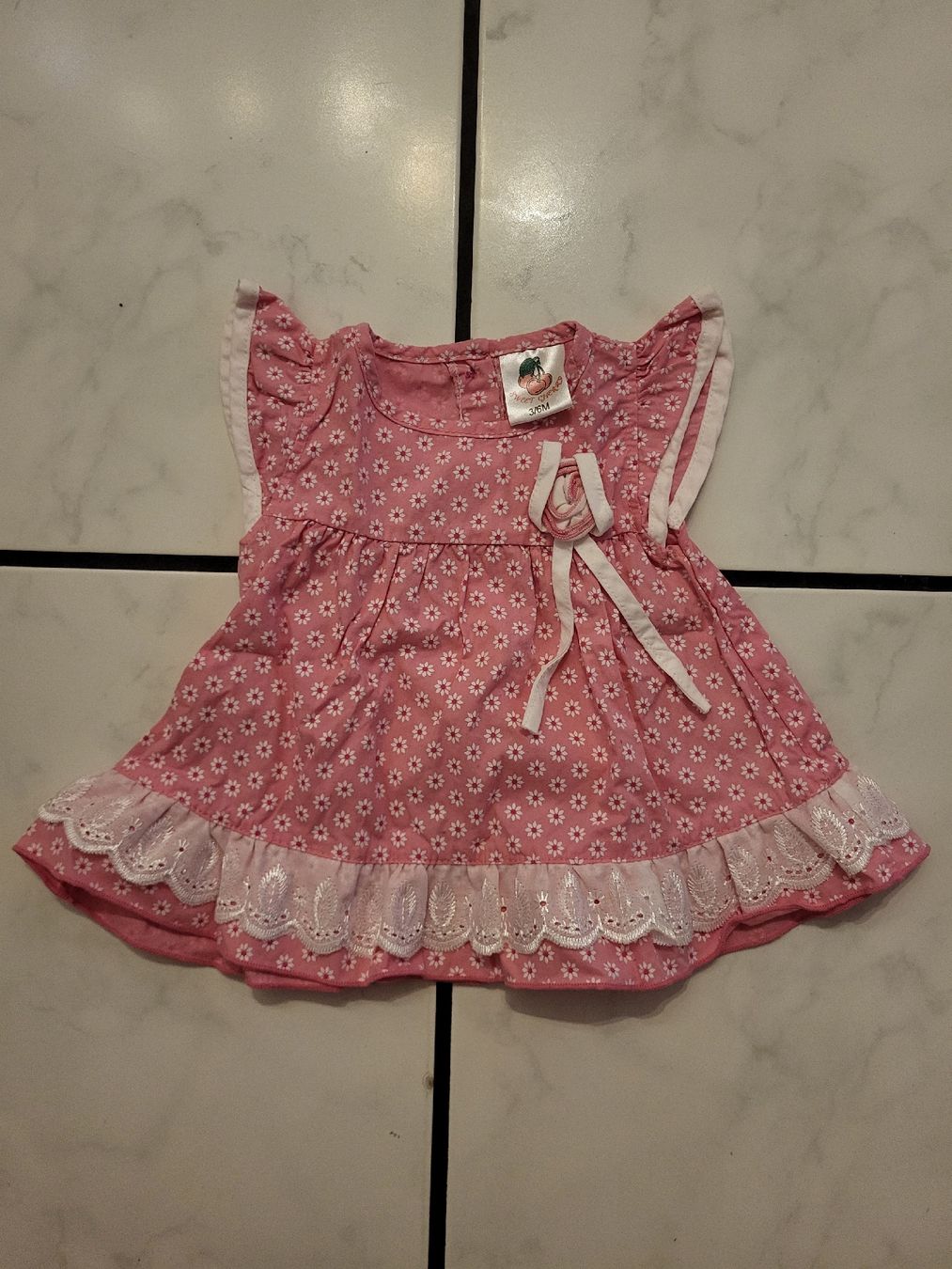 Kleider & Röcke: Süsses Kleidchen rosa, Gr. 62, Spitze, Blumen – Gebraucht aus Felben-Wellhausen von Brummbaer90