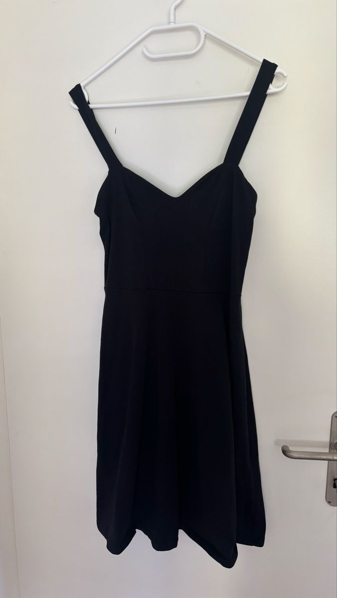 Pieces Kleider: Basic Gothic Kleid Grösse M von Pieces – Gebraucht aus Brugg AG von ann_stf7 1