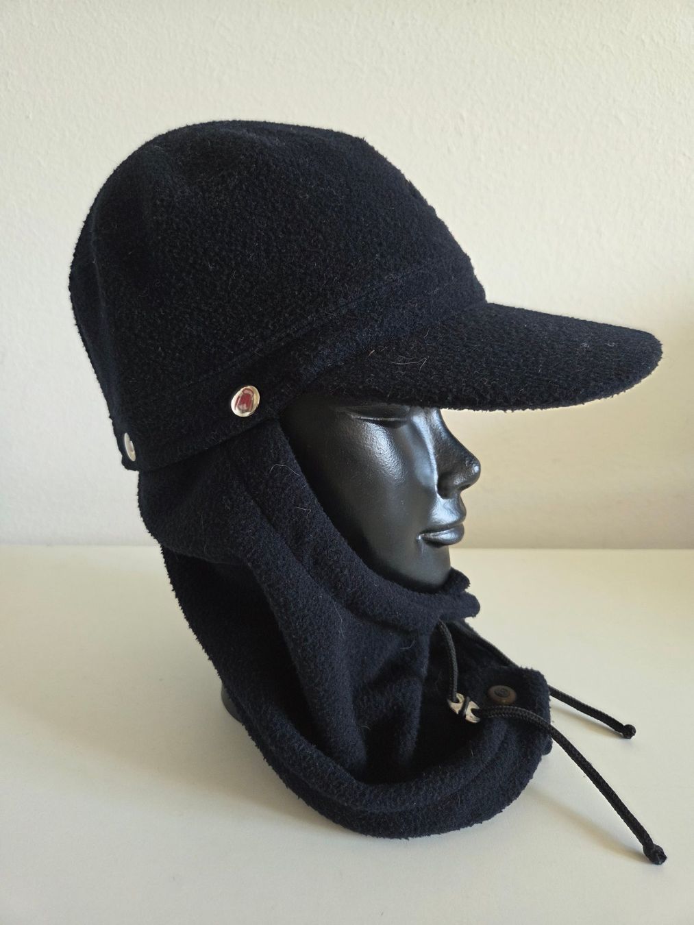 Bogner Hüte, Mützen & Caps: Schwarze Mütze von BOGNER – Gebraucht aus Oberrieden von Smart570 1