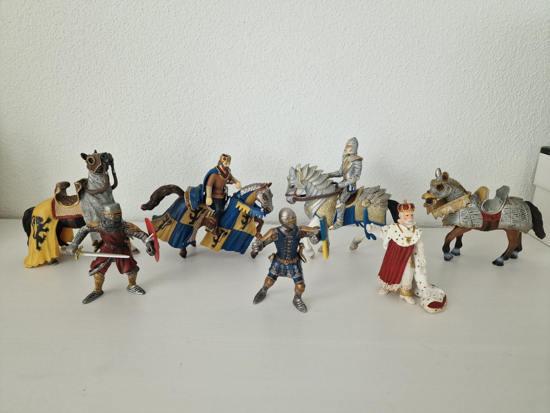Schleich Figuren: Schleich Ritter, Pferde, König – Gebraucht aus Root von Tanja.st