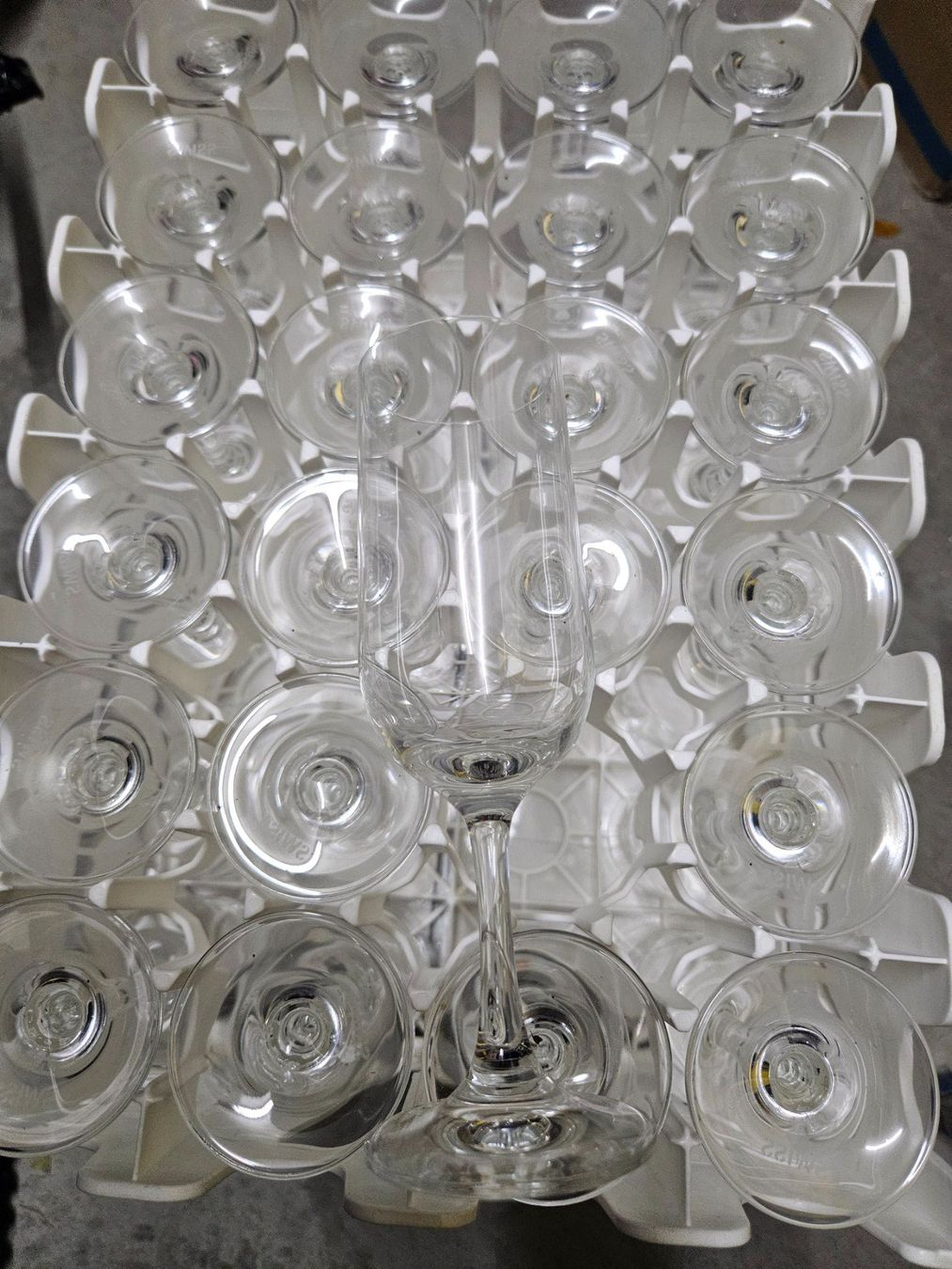 Sonstiges Zubehör: Gläser-Rack Original SWISS, ATLAS-Norm – Gebraucht aus Baldingen von Ginadasy 3