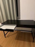 Schreibtisch mit Schublade