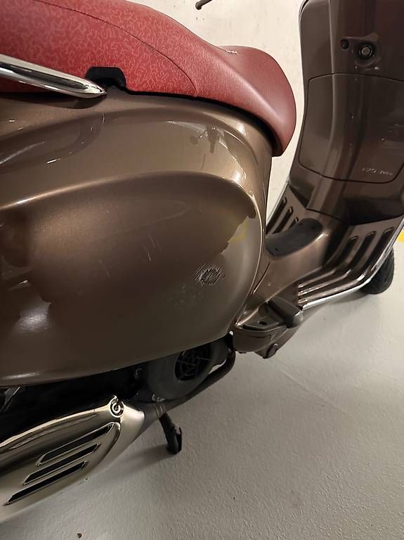 Scooters: Scooter Vespa Primavera 125 3v – Gebraucht aus Cully von pet_wnz9 3
