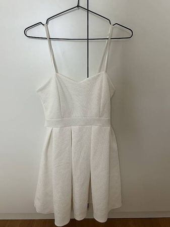 Weisses Kleid