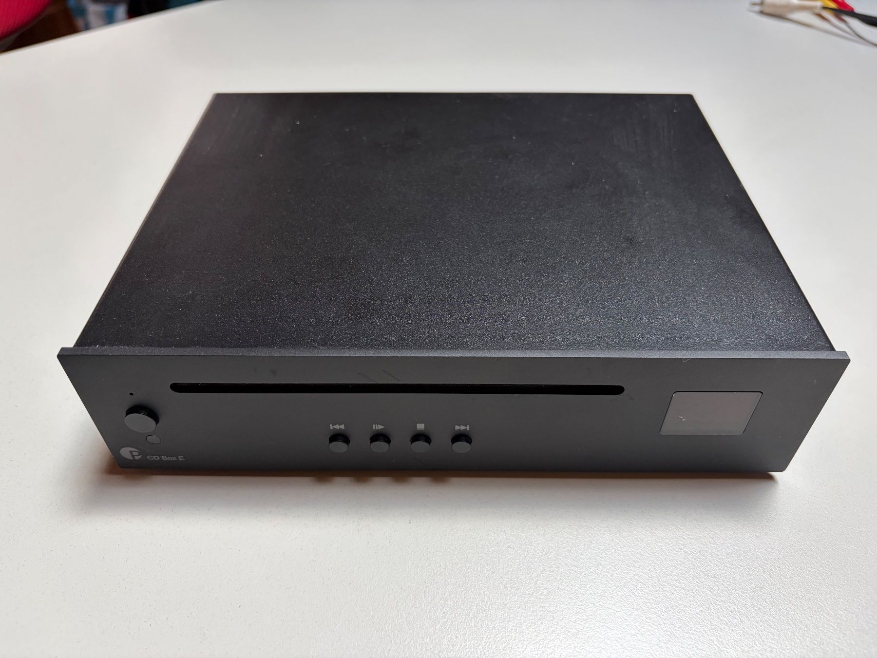 Pro-ject Systèmes audio & multimédias: Pro-Ject CD Box E CD-Player schwarz – kompakter HiFi-CD-Play – D'occasion à Richterswil par Ste55 2