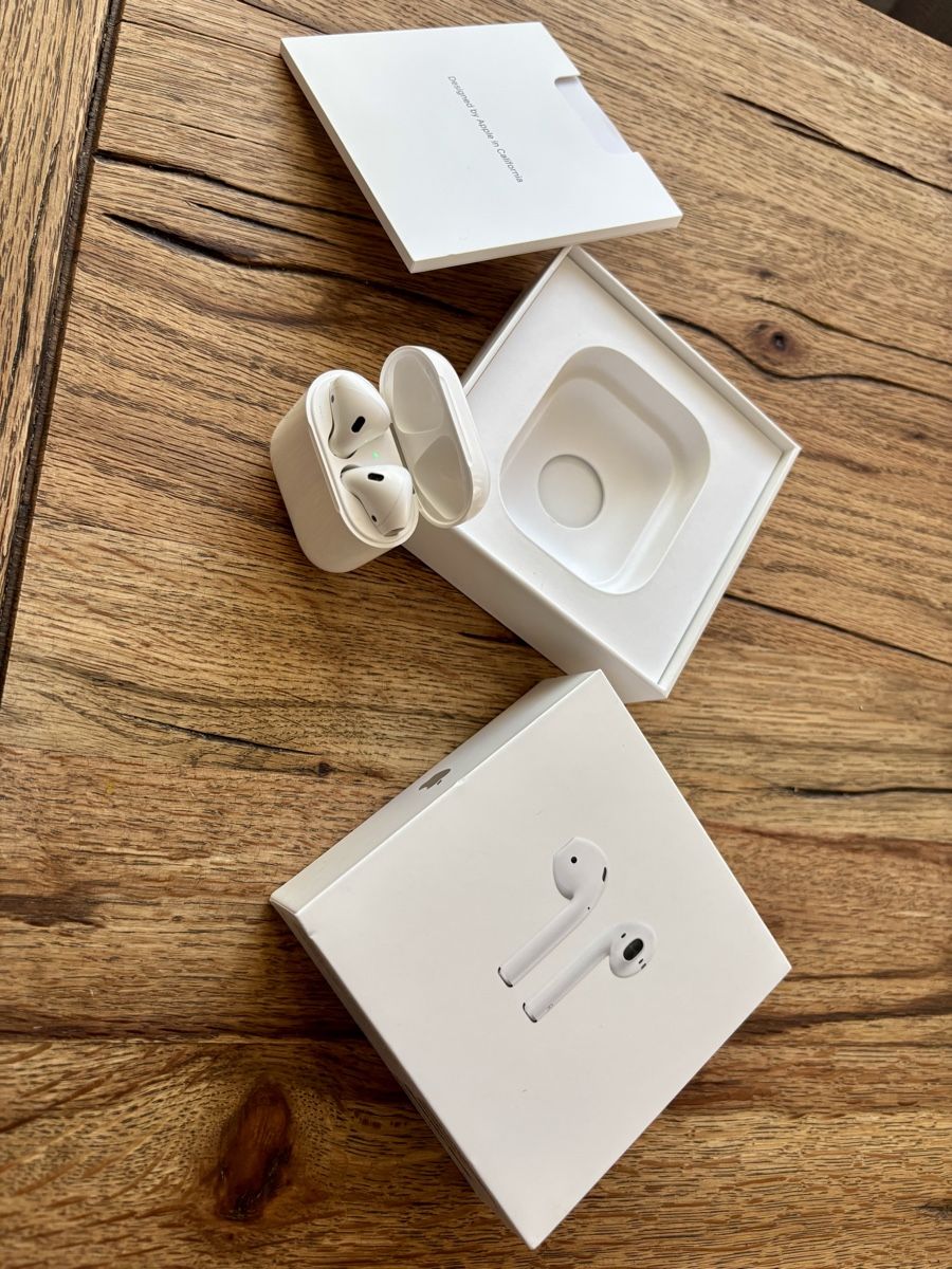 Apple Cuffie: Deffect: Apple AirPods 2nd Gen – Usato da Bülach venduto da Lummax