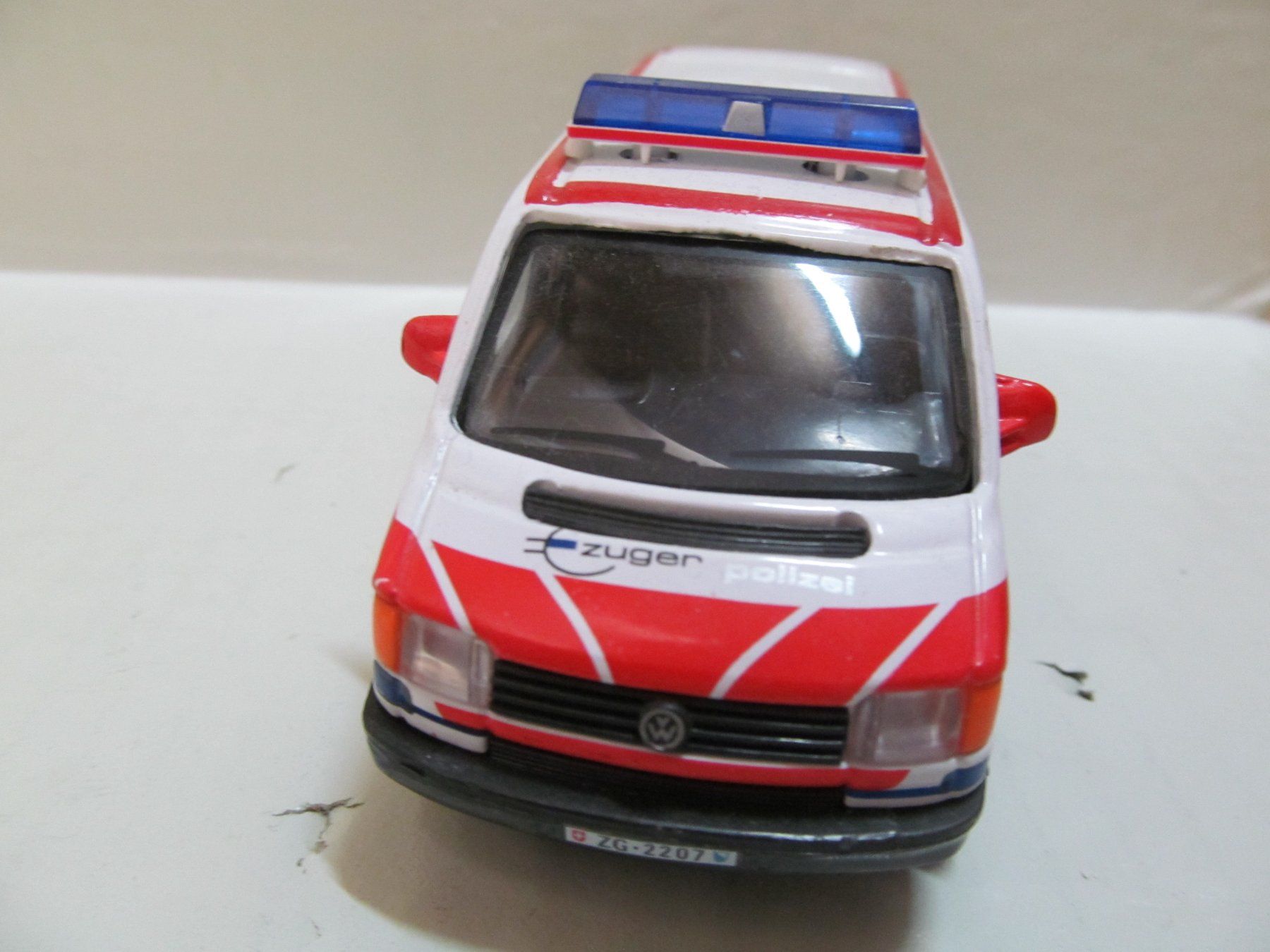 Volkswagen Modellini d'auto: ZUGER POLIZEI  VW-BUS  1:43 – Usato da Grueningen venduto da malamut56 3