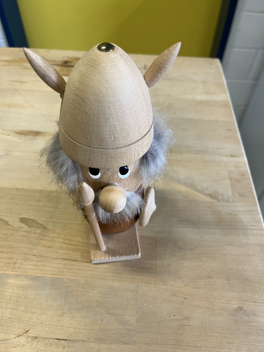 Figuren: Holzfigur Wikinger Handarbeit Dänemark – Gebraucht aus Strengelbach von RaenAntikDesign 1
