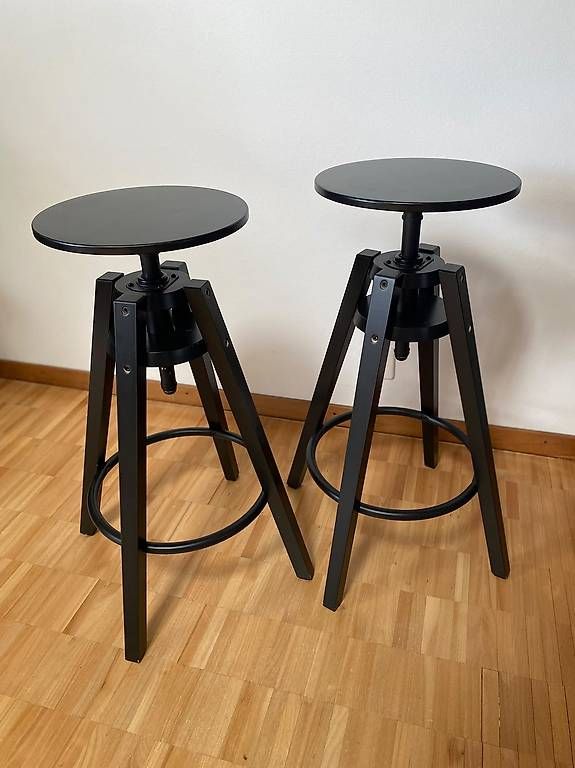 Tabourets: 2 IKEA DALFRED black bar stools with adjustable height – Neuf avec emballage d'origine à Nyon par ako_k6ln 1