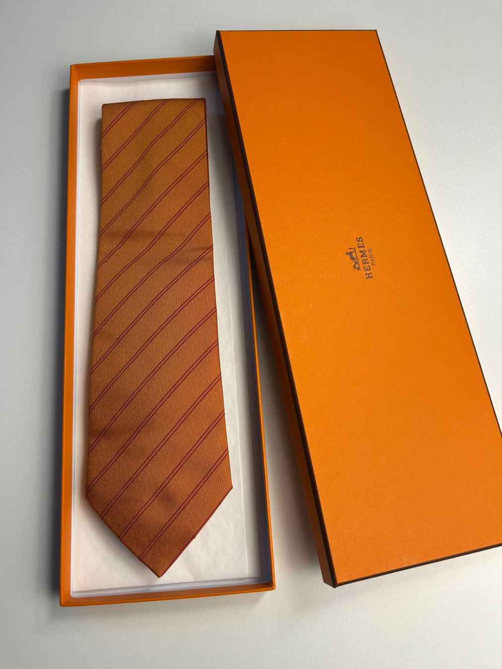 Hermès Cravates: Hermes Taft gestreifte Krawatte – Neuf (Voir description) à Bern par kurtikobolt74