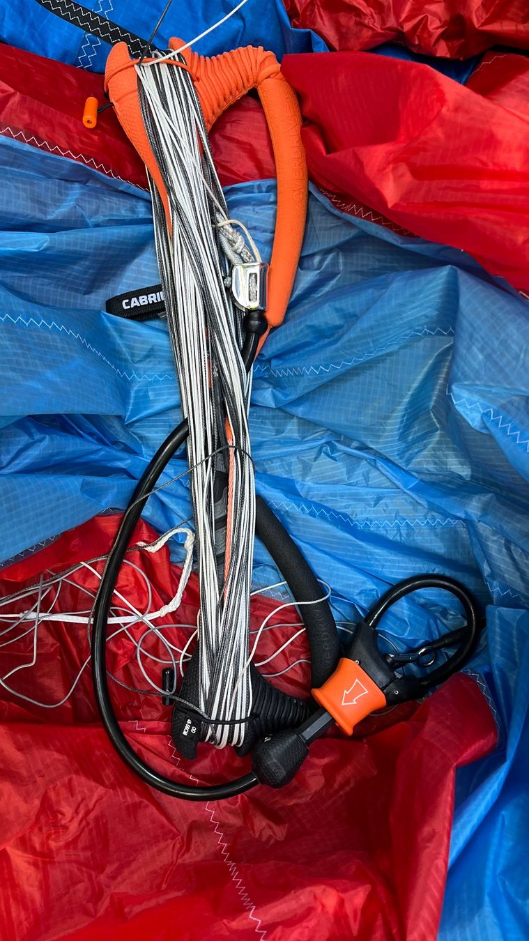 Kite: Barre de kitesurf Cabrinha – Neu (gemäss Beschreibung) aus Lausanne von Bluefireteam 1