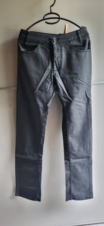 Herrenjeans in Schwarz