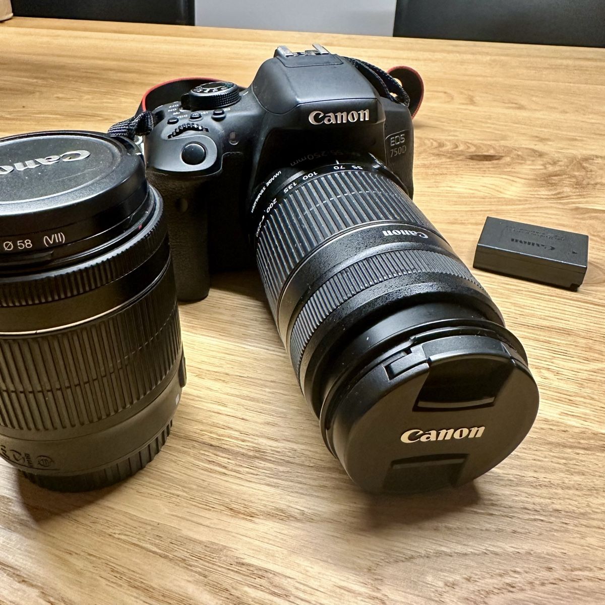 Canon Fotocamera: Canon EOS 750D Spiegelreflexkamera – Usato da Ottenbach venduto da il_x18