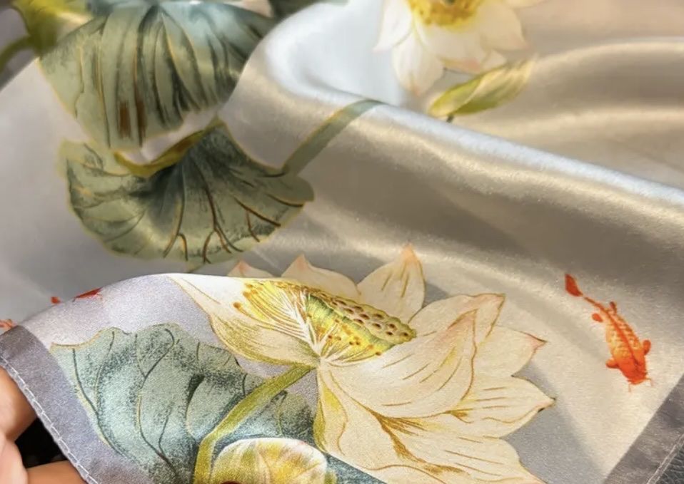 Foulards & écharpes: Silk scarf – Neuf avec emballage d'origine à Rapperswil SG par Gemstonebyyo