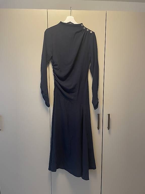 Mango Vestiti: Dunkelblaues tailliertes Kleid - Mango – Usato da Lenzburg venduto da lejlaimamovic