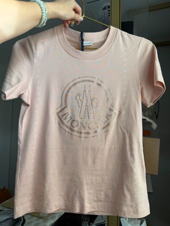 MONCLER Crystal Logo T-Shirt Rosa – Grösse XS – Neu