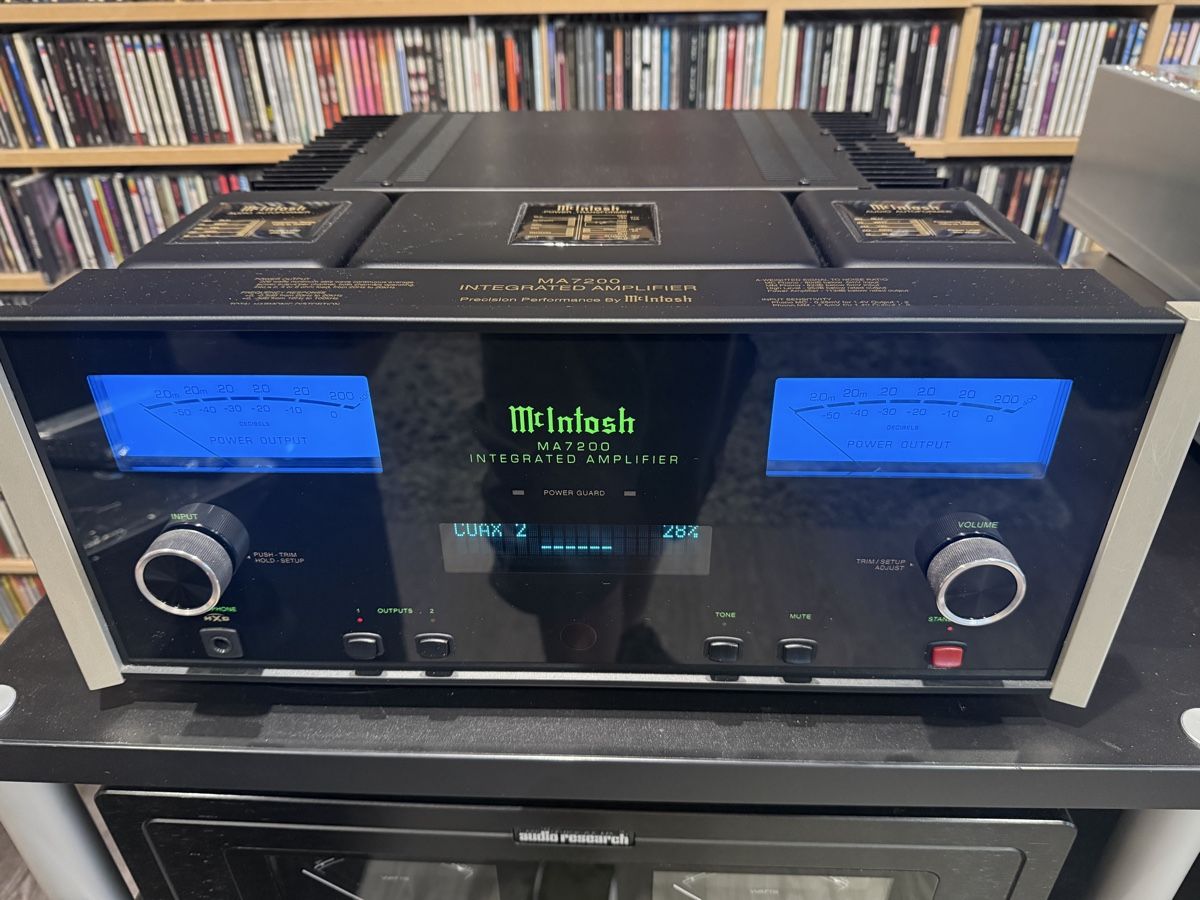 McIntosh Verstärker: McIntosh MA7200 Integrated Amplifier, wie neu – Gebraucht aus dietlikon von avspalinger