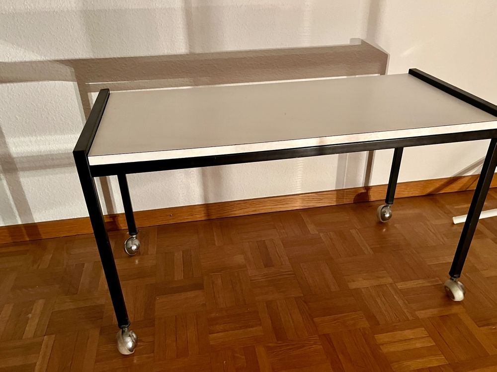 Retro Tisch 60er auf Rädern (Gebraucht) in Elgg für CHF 11 – nur ...