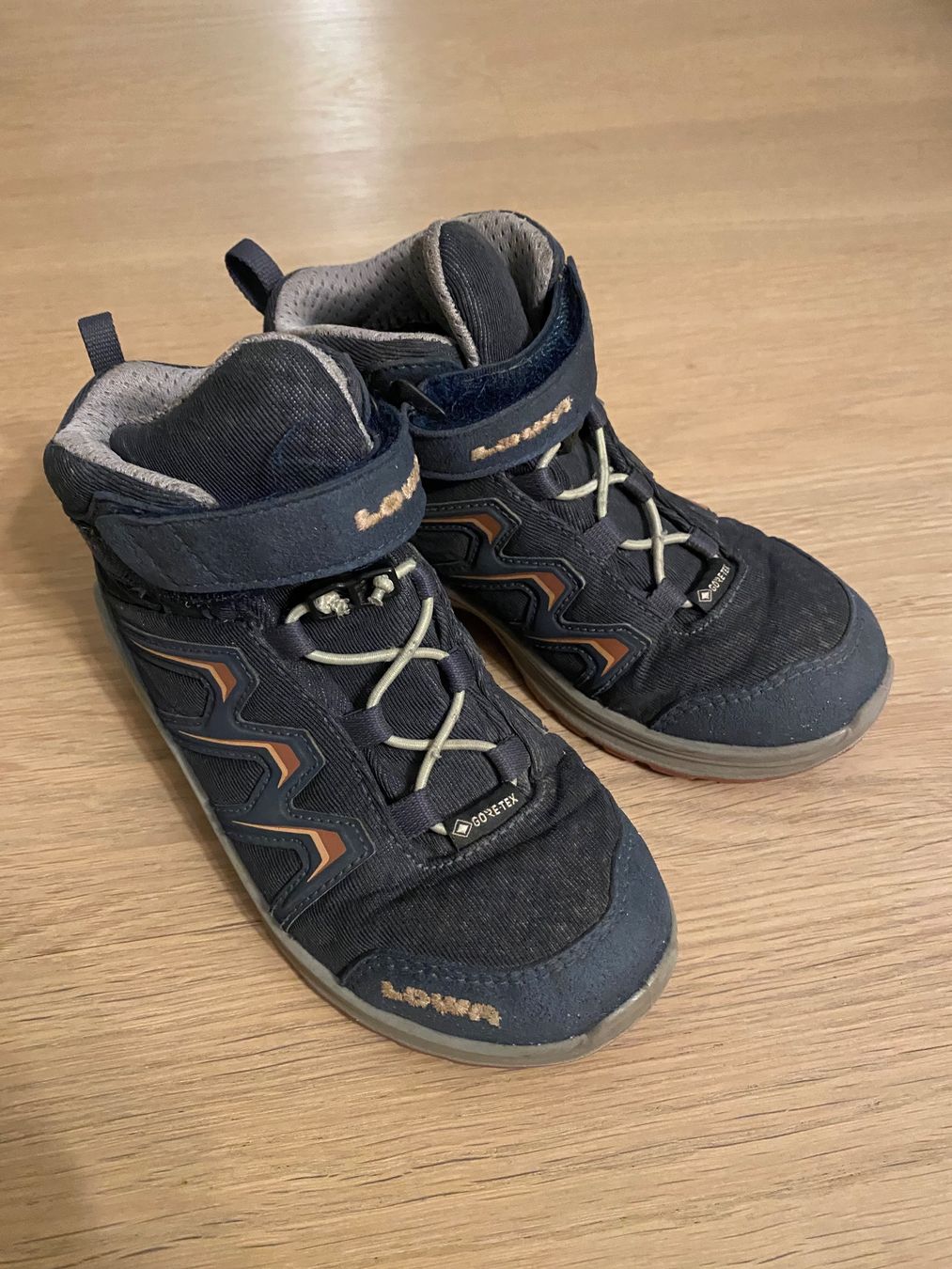 Lowa Scarpe da uomo: Lowa-Wanderschuhe, blau, Gr. 29 – Usato da Wallisellen venduto da hub_zyd5