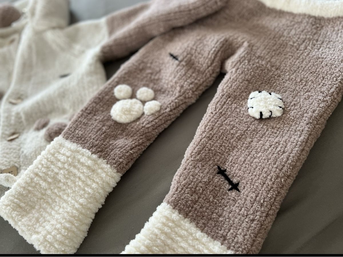 Lotti di vestiti: Ensemble bébé chaud ours polaire fait main – Usato da La Chaux-de-Fonds venduto da Sabinchenn 1