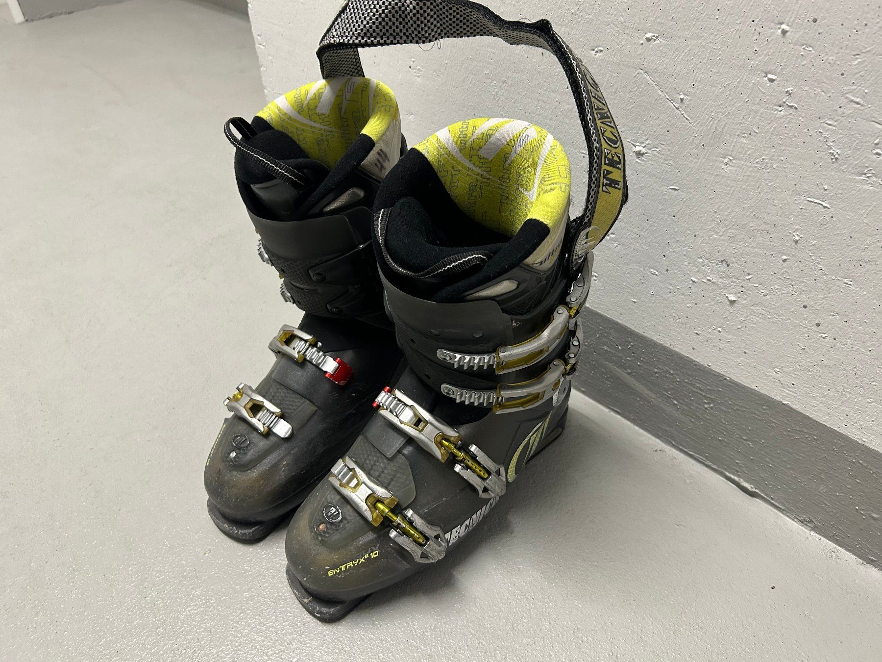 Völkl Sci: Völkl Unlimited AC10 – Usato da Hunzenschwil venduto da luc_7mgz 2