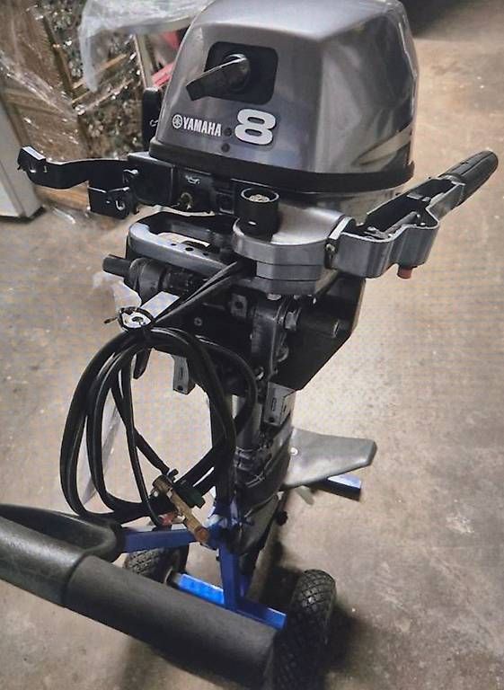 Moteurs: Moteur Yamaha 8 CV – D'occasion à Grand Lancy par primau 1