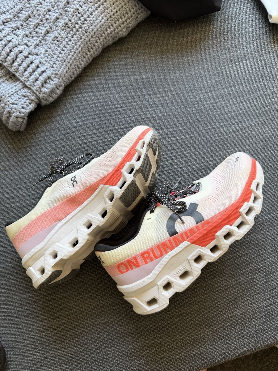 On Scarpe da uomo: Neuwertige On Cloudmonster 2 Running Schuhe Grösse 42 – Nuovo (secondo la descrizione) da Zürich venduto da torben_