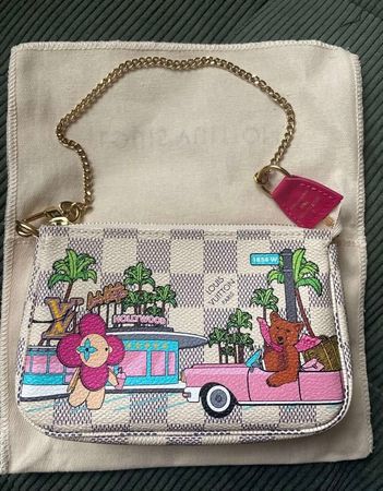 Louis Vuitton Limited Pochette Vivienne in Hollywood