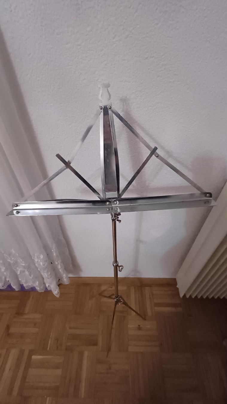 Supports pour instruments & partitions: Notenständer, zusammenklappbar, – D'occasion à St. Gallen par gab_8nvv 2