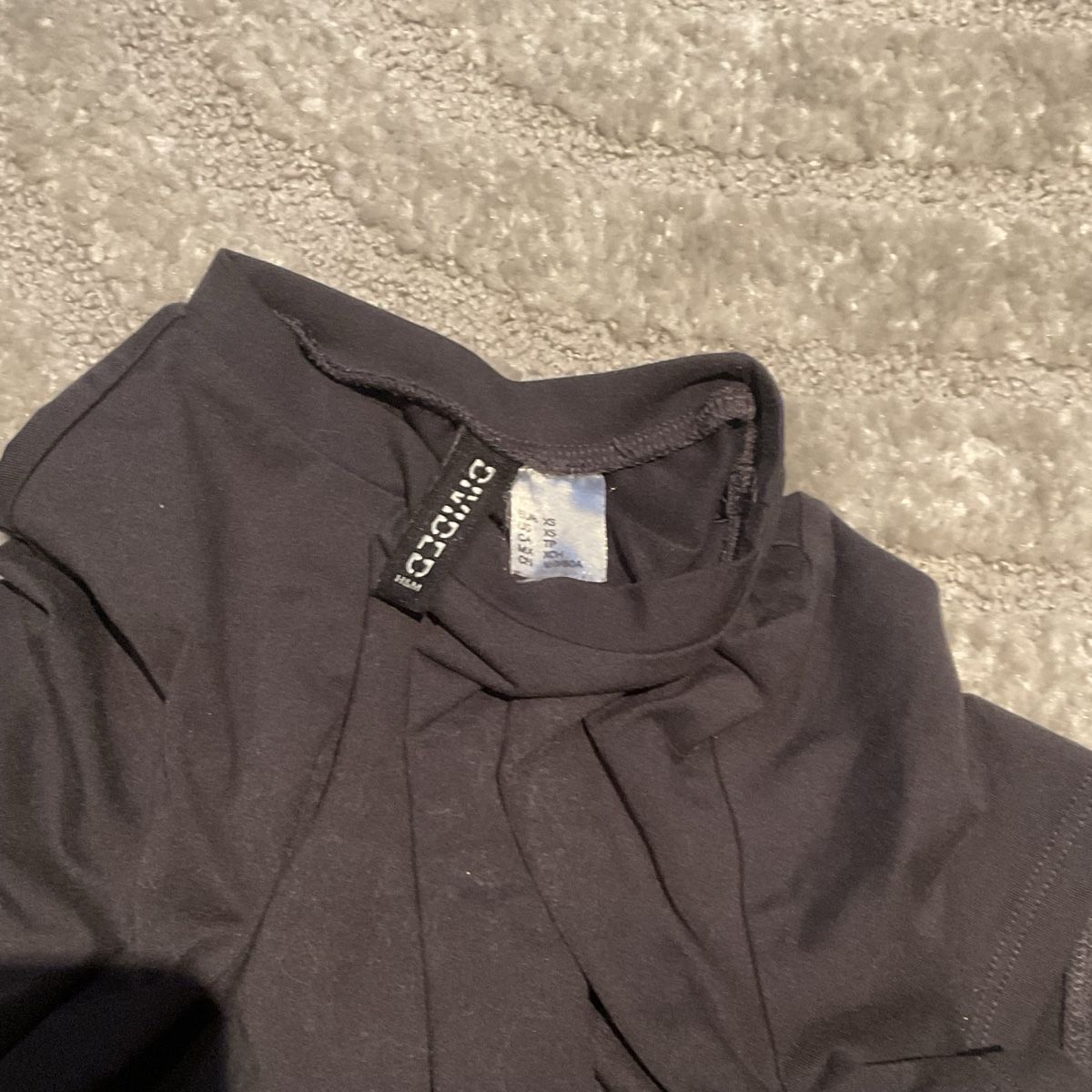 Top: T-Shirt divided dark grey size S – Usato da La Chaux-de-Fonds venduto da joa_jk5g 1